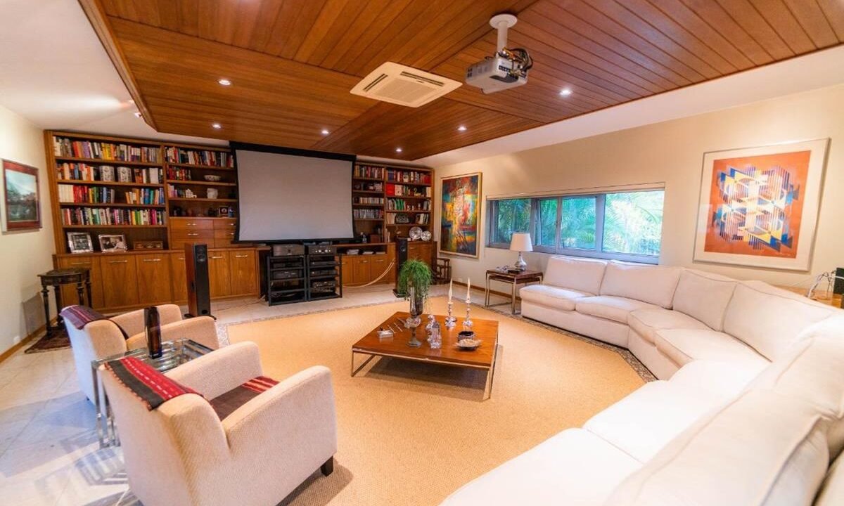 152002_04718059-b5a7-4d6d-97a1-6d5b8d679991_2x