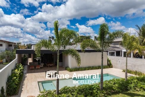 153034_0128d333-ecf9-4ea8-8cd6-de85d08fac38_2x